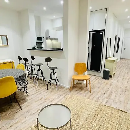6 Pieces / 5 / Calme / Rdc Paris